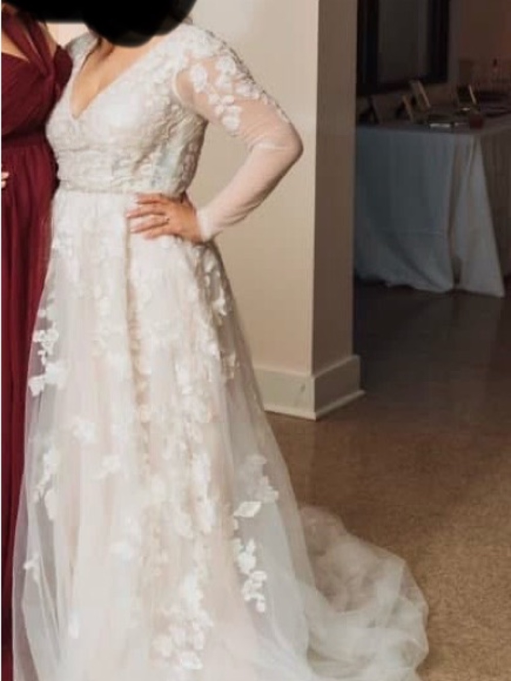 Romantic Long-Sleeve Lace Wedding Dress in Ivory